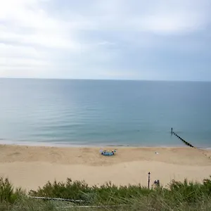 Stunning 2 Bed Seaside With Sea Views Bournemouth